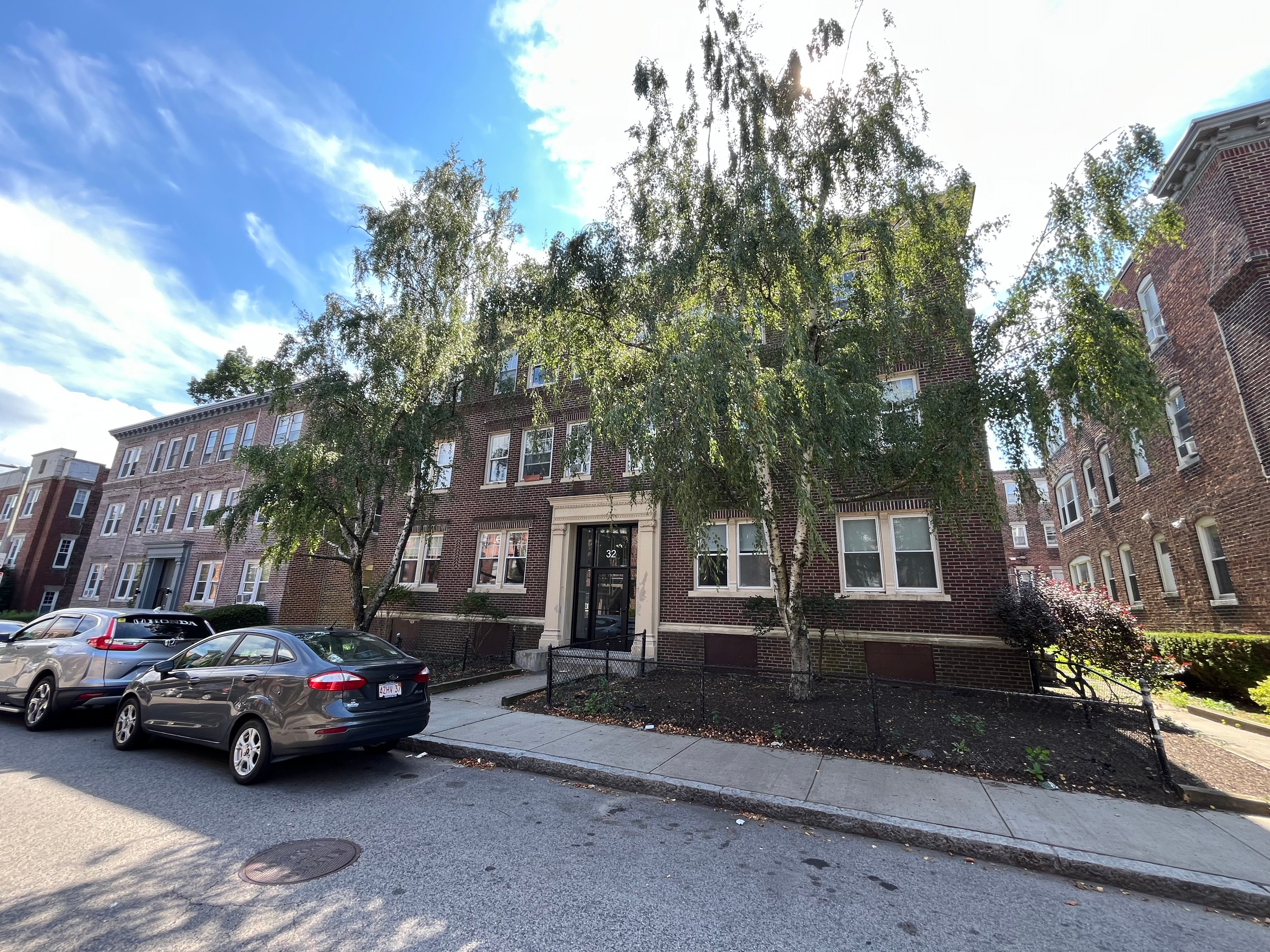 Hunneman Executes Over $27 Million in Q1 Multifamily Sales