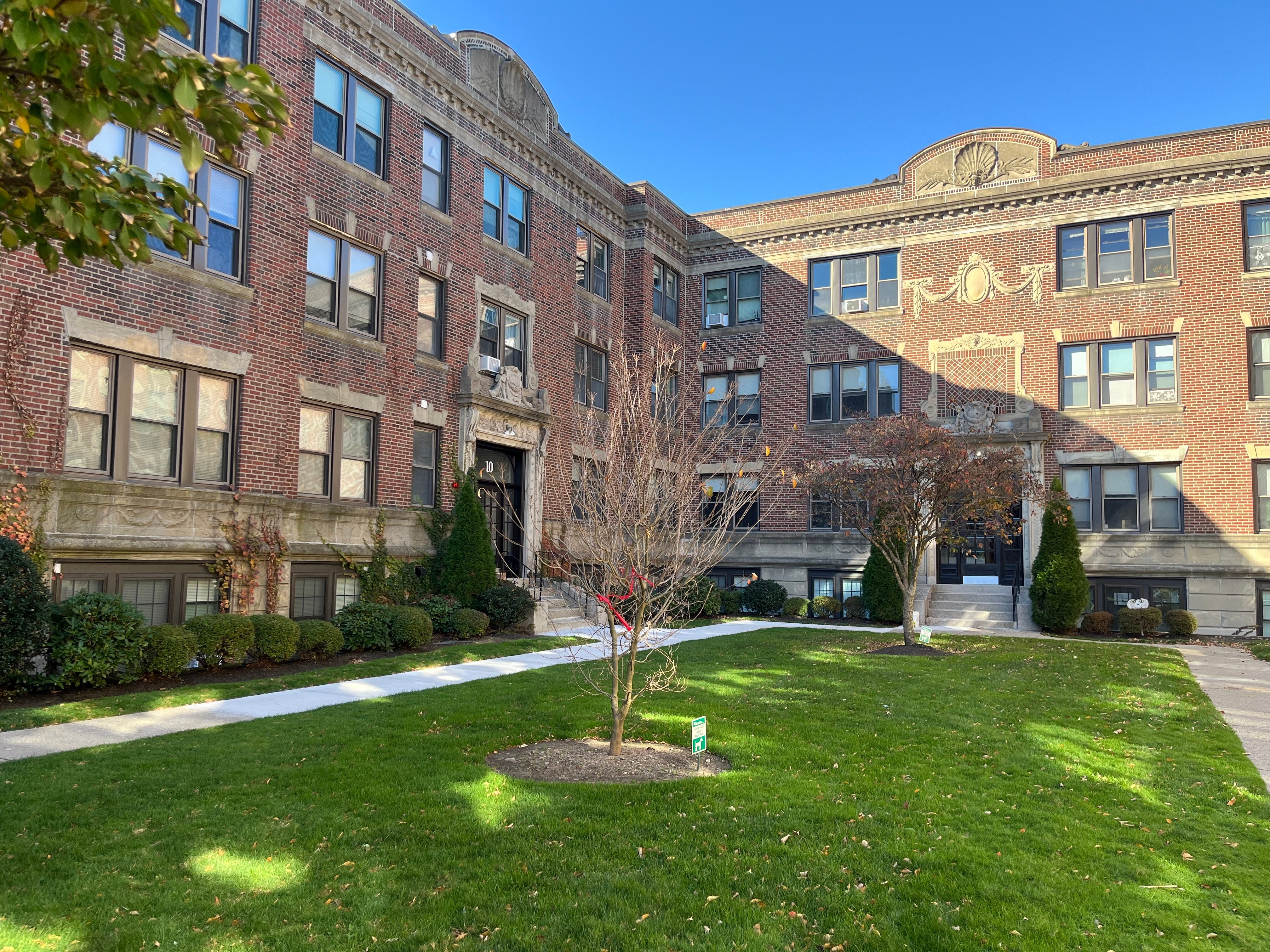 Hunneman Facilitates $11.8M Sale of Coolidge Corner Multifamily Complex